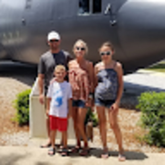 Meet your Posher, Vanessa - Picture 1 of 1